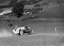 Candidi Provocatores team Singer Le Mans at the Singer CC Rushmere Hill Climb, Shropshire 1935. Artist: Bill Brunell