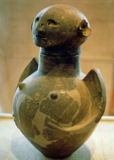 Canope glass depicting a female figure