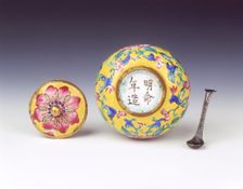 Canton enamel condiment jar and cover, Qing dynasty, China, c1820-c1840. Creator: Unknown