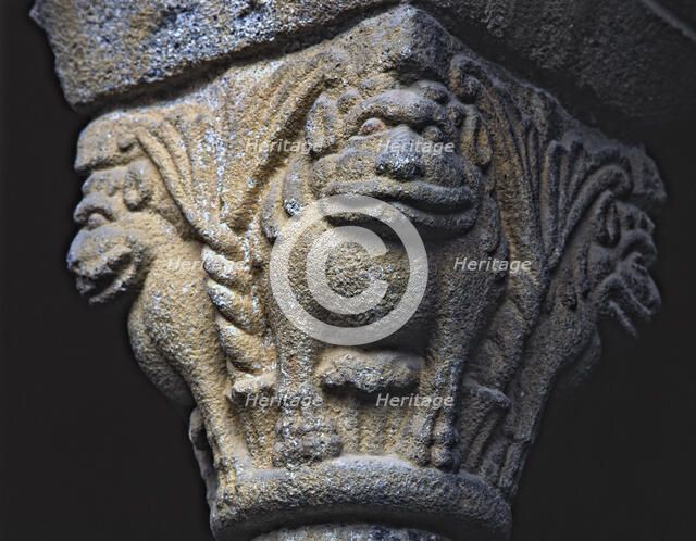 Capital of the cloister of the Cathedral of La Seu d'Urgell, decorated with a lion.
