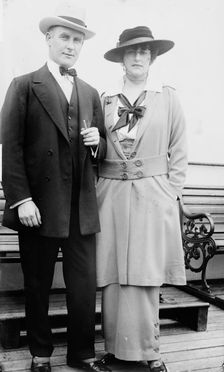 Capt. Beresford and Kitty Gordon, between c1910 and c1915. Creator: Bain News Service