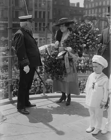 Capt. & Mrs. Mitchel, Jack Adams, May 31 1917 (date created or publishd later). Creator: Bain News Service