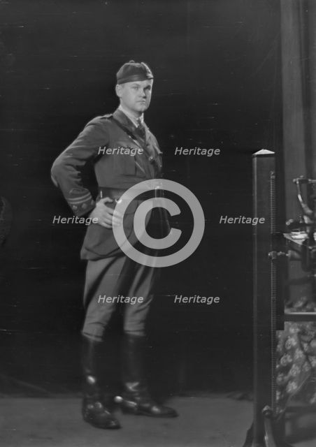 Captain Bell, portrait photograph, 1919 May 1. Creator: Arnold Genthe.