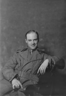 Captain Bruce Bainsfather [sic], portrait photograph, 1918 Oct. 8. Creator: Arnold Genthe