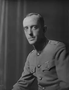 Captain George Davis, portrait photograph, 1918 Sept. 7. Creator: Arnold Genthe