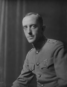 Captain George Davis, portrait photograph, 1918 Sept. 7. Creator: Arnold Genthe