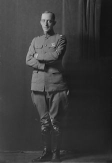Captain George Davis, portrait photograph, 1918 Sept. 7. Creator: Arnold Genthe