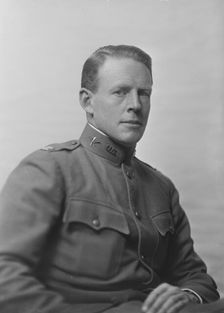 Captain Rainsforth, portrait photograph, 1918 Oct. 21. Creator: Arnold Genthe