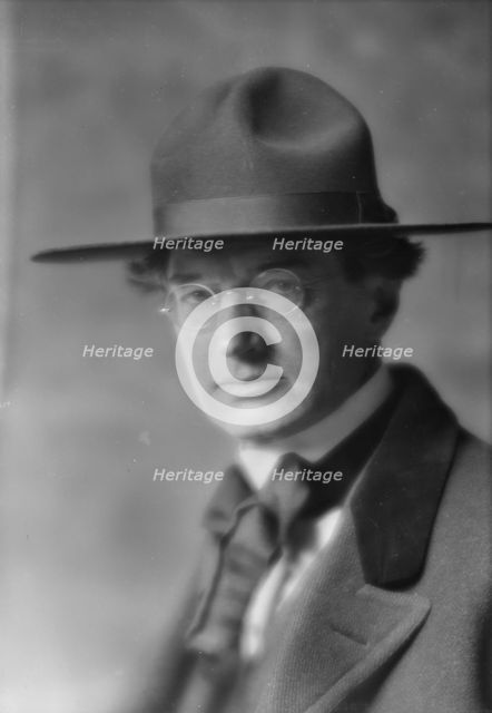 Carman, Bliss, Mr., portrait photograph, 1915 Mar. Creator: Arnold Genthe.