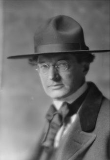 Carman, Bliss, Mr., portrait photograph, 1915 Mar. Creator: Arnold Genthe