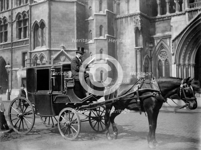 Carriage outside the Royal Courts of Justice, Strand, London, after 1882. Artist: Unknown