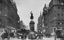 Carriages in Holborn Circus, City of London, (c1900?). Creator: Unknown