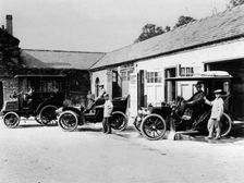 Cars parked at Lord Northcliffe's stable