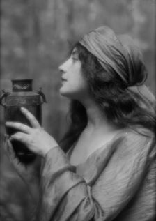 Carter, Malvina Longfellow, portrait photograph, 1912 or 1913. Creator: Arnold Genthe