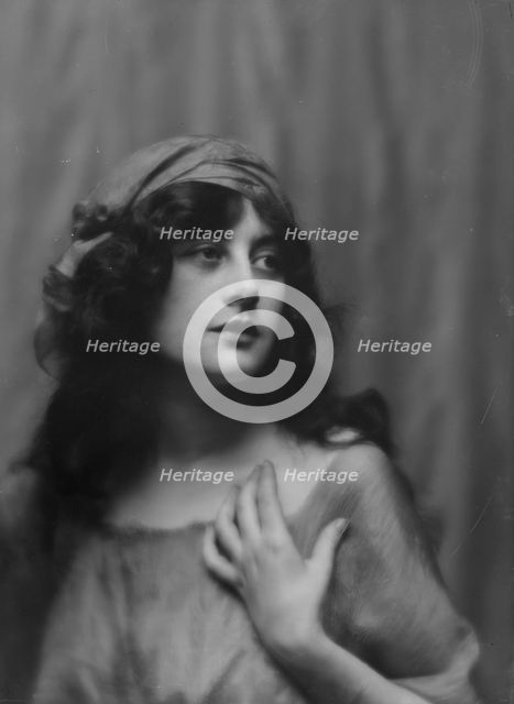 Carter, Malvina Longfellow, portrait photograph, 1912 or 1913. Creator: Arnold Genthe.