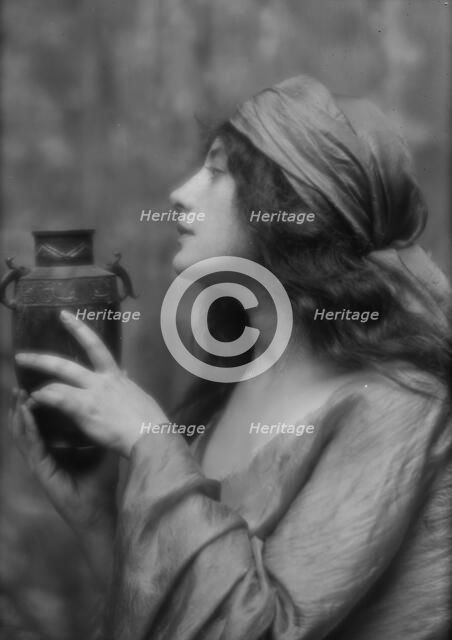 Carter, Malvina Longfellow, portrait photograph, 1912 or 1913. Creator: Arnold Genthe.