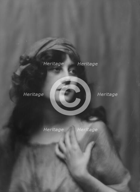 Carter, Malvina Longfellow, portrait photograph, 1912 or 1913. Creator: Arnold Genthe.