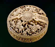 Casket lid with huntsmen and animals, 998-999