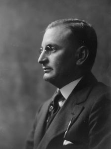 Cassidy, John H., Mr., portrait photograph, 1917 July. Creator: Arnold Genthe