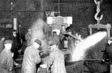Casting a steam-engine Corliss cylinder - 62 inches in diameter, 6-feet stroke, 1909. Creator: Unknown
