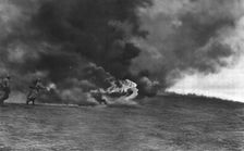 Ce que L'ennemi a Voulu; La <<Guerre du Feu>>: une attaque a l'aide de Lance-Flammes 1917. Creator: Unknown