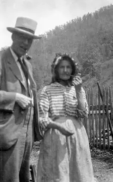 Cecil Sharp and Aunt Betsy smoking pipes, Appalachia, USA, c1917