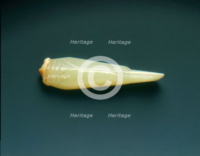 Celadon jade cicada knot-picker, Shang dynasty, Anyang phase, China, c1400-c1100 BC. Artist: Unknown