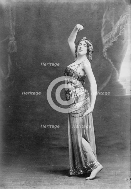 Celia Claud in dance pose, 1910. Creator: Bain News Service.