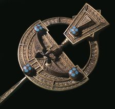 Celtic gilt-silver brooch, 8th century
