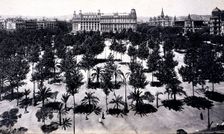 Central view of Catalonia Square in Barcelona and the Hotel Colon building, now disappeared, 1915