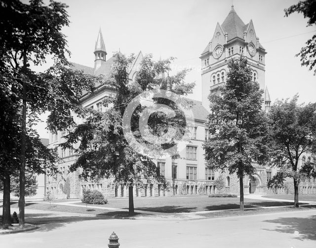 Central High School, Detroit, Mich., between 1910 and 1920. Creator: Unknown.