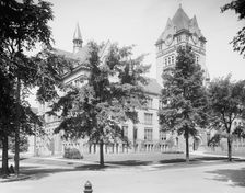 Central High School, Detroit, Mich., between 1910 and 1920. Creator: Unknown
