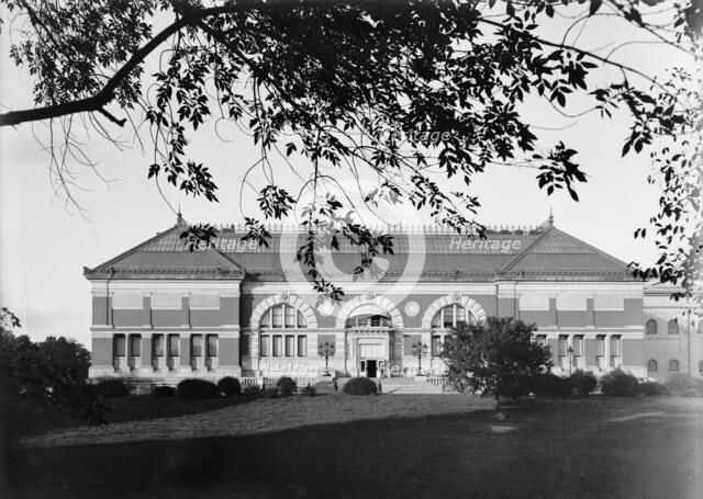 Central Park, New York, Metropolitan Art Museum, ca 1900. Creator: Unknown.