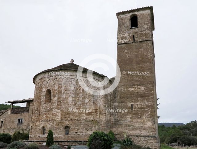 Church of Sant Esteve of Olius, 12th century, the bell tower was built in the 16th century.