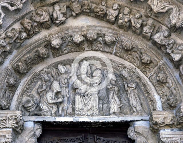 Church of Santa Maria de Azogue, detail of the Sculptures of the tympanum with the image of the V…