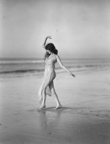 Churchill, Marguerite, Miss, between 1923 and 1925. Creator: Arnold Genthe