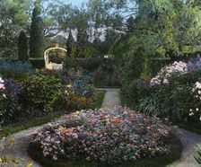 "Chailey," Charles William Moseley house, Newburyport, Massachusetts, 1920. Creator: Frances Benjamin Johnston