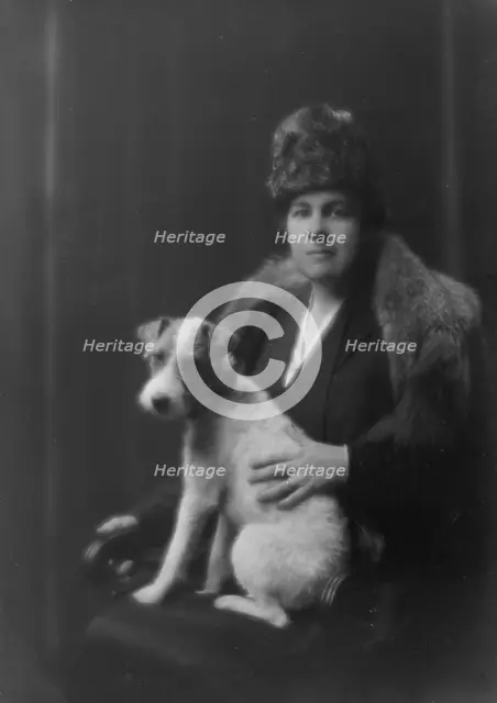 Chamberlain, Joseph B., Mrs., with dog, portrait photograph, 1917 Oct. 23. Creator: Arnold Genthe.