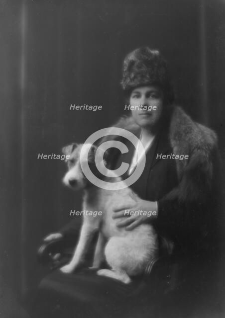 Chamberlain, Joseph B., Mrs., with dog, portrait photograph, 1917 Oct. 23. Creator: Arnold Genthe.