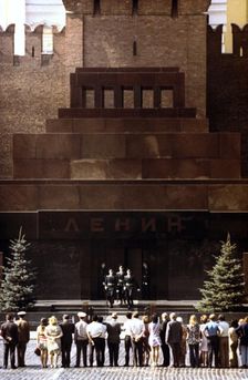 Changing of the guard at Lenin's mausoleum, Red Square, Moscow, 1980