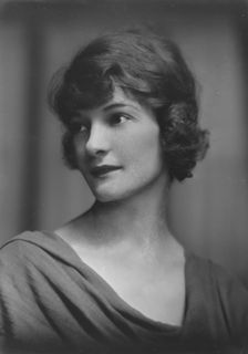Chase, Arline, Mme., portrait photograph, 1917 Sept. 17. Creator: Arnold Genthe