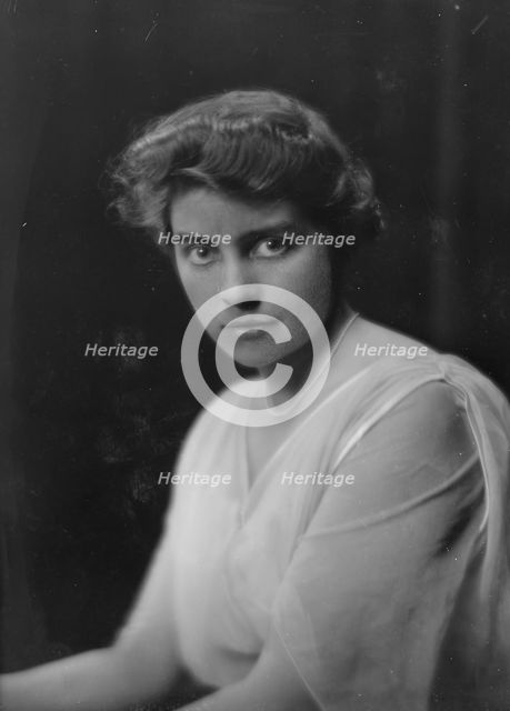 Chase, K., Miss, portrait photograph, 1916 Feb. 9. Creator: Arnold Genthe.