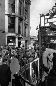 Charing Cross Post Office, City of Westminster, London. Creator: Unknown