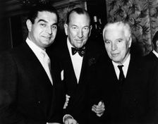 Charles Chaplin (1889-1977) with Noel Coward (1899 - 1973). Creator: Unknown