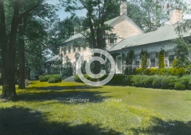 "Chatham," Colonel Daniel Bradford Devore house, 120 Chatham Lane, Fredericksburg..., 1927. Creator: Frances Benjamin Johnston.