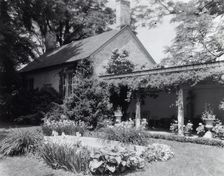 "Chatham," Colonel Daniel Bradford Devore house, 120 Chatham Lane, Fredericksburg, Virginia, 1927. Creator: Frances Benjamin Johnston