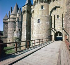 Chatlan at Vitre Castle, 14th century