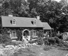 "Chelmsford," Elon Huntington Hooker house, Greenwich, Connecticut, c1914. Creator: Frances Benjamin Johnston