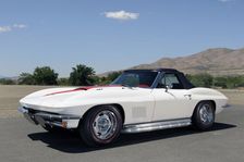 Chevrolet Corvette cv 427 1967. Artist: Simon Clay