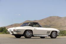 Chevrolet Corvette cv 427 1967. Artist: Simon Clay